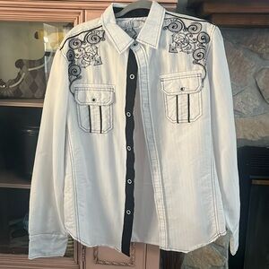 Pila Design size XL designer men’s shirt.